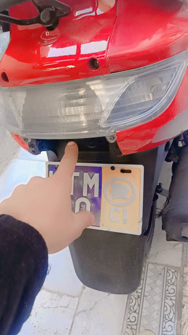 ***********سلام عليكم اخواننا الاعزاء ورحمه الله وبركاته دراجه فراشه للبيع والسعر مناسب للناس الشرايه الدراجه كلها حلوه وشغاله ونظيفه وما بيها كل خلل قسما بالقران الكريم فقط يرادلها باكر ما بيها فتجيب لك باتري وانا خادم لك الدراجه كلها شغاله من كهربائيات من سيف من هندور من منجك صفيح لايت بقلايه عشاير كلها شغاله الدراجه وعن الحلال والحرام عمي الدراجه مجفته انا مجفته بايدي زين وكل شيء ما بيها الدراجه كانه ما طالعه من الوكيل وما بيها كل خلل فالسعر 400,000 دينار وابيها مجال للناس الشرايه العنوان الكوفه حي نيسان مقابل سكله القرعاوي وراح اعطيكم رقم الهاتف مالتي بدايه الاعلان تقدر تتصل عليه على اثير وعلى الواتساب فقط على التعليقات على الخاص ما ارده لان ما عندي تعذروني وتحياتي لكم وشايف الف خير عمي اللي ياخذ هاي الدراجه وباقي التفاصيل في المقطع الفيديو تابعه
