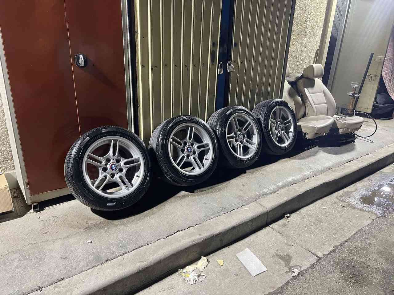 ويل ام 17 حجم ١٧ وبي تخم تاير جديد وبدون تصليح وبدون عواج  وعلايم جدد وكصب جدد للبيع او المراوس حسب القناعه سعر البيع ٥٠٠ الف 
مكاني بغداد السيديه 
***********
