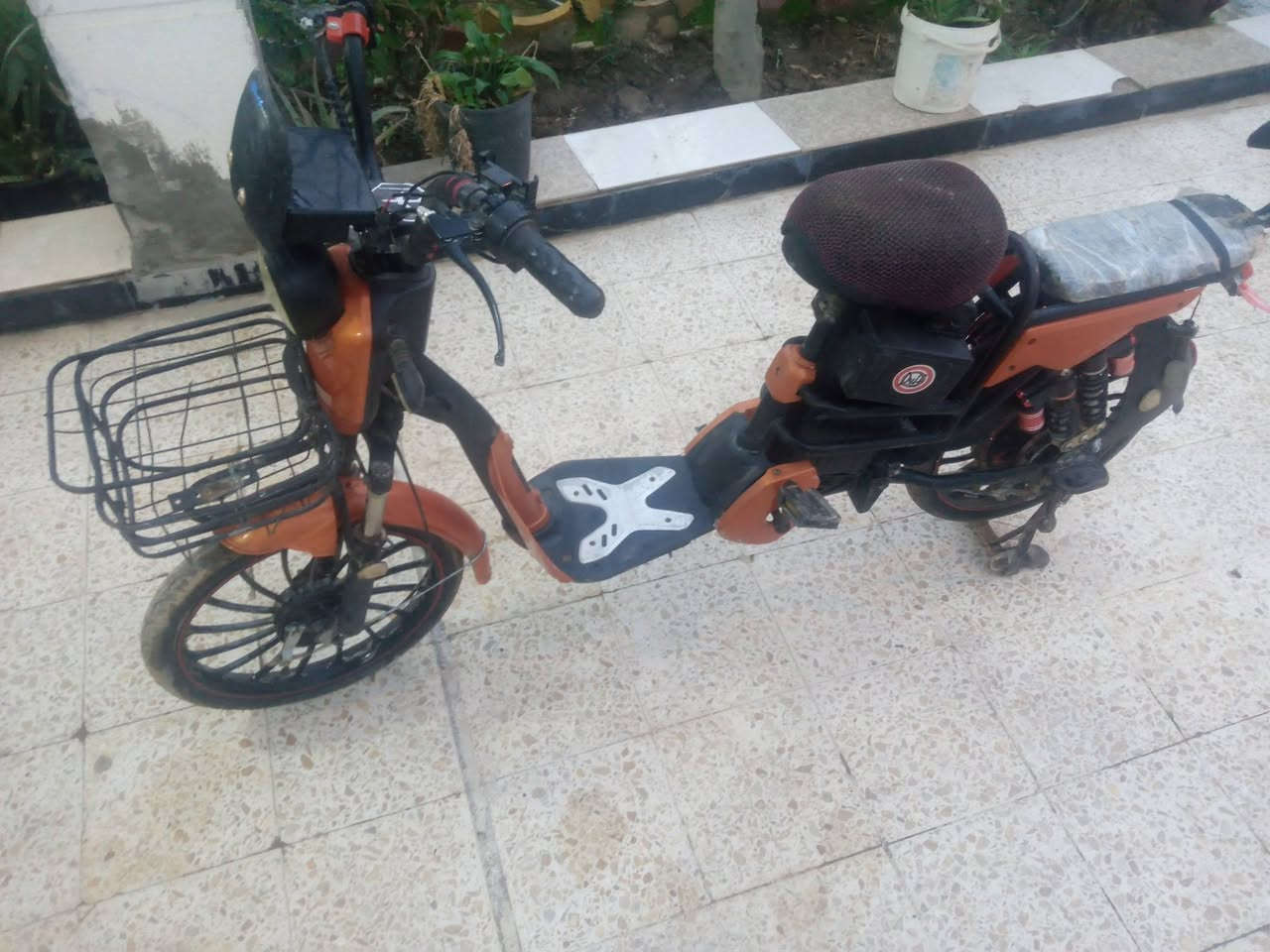 السلام عليكم بايسكل شحن لبيع 🌿
جديد مامستعمل اهواي لون مشمشي🥰عندك بس الكفر مكسور شوي بطاريات جدد 🧿
موديل 24👉
بي ريمونت وسويج 🌹
كلشي شغال اي نقص مابي معروض ب230 وبي مجال🤍مكان ديالئ رقم الهاتف ***********🌹
