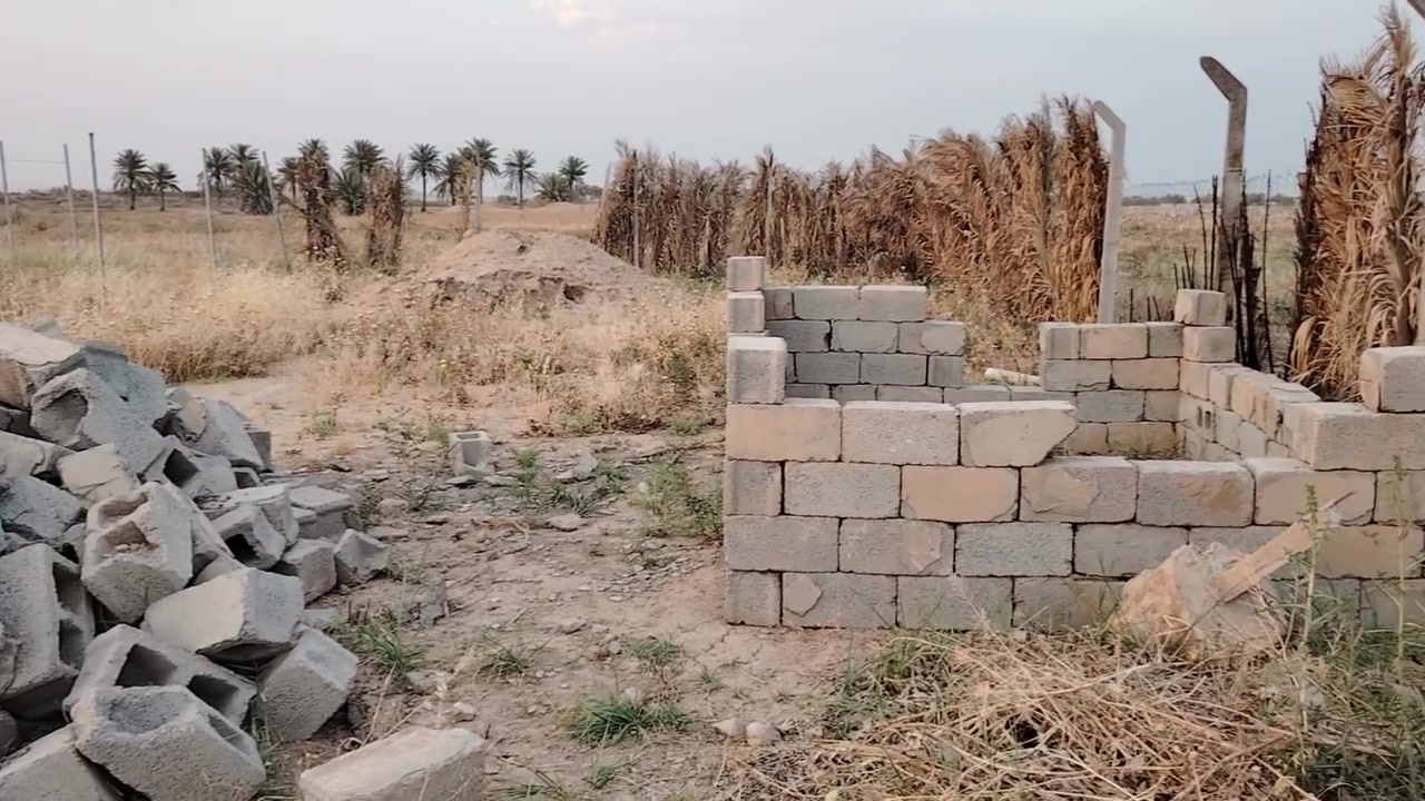 قطعه ٥٠٤ متر
ترهم قطعتين عليه شارعين
وجه ١٢ م ونزال ٤٨ م
عقود الوزان ع طريق العتيك
أرض زراعيه بيه سياج وبير
للاستفسار أكثر اتصال ع الرقم ***********
