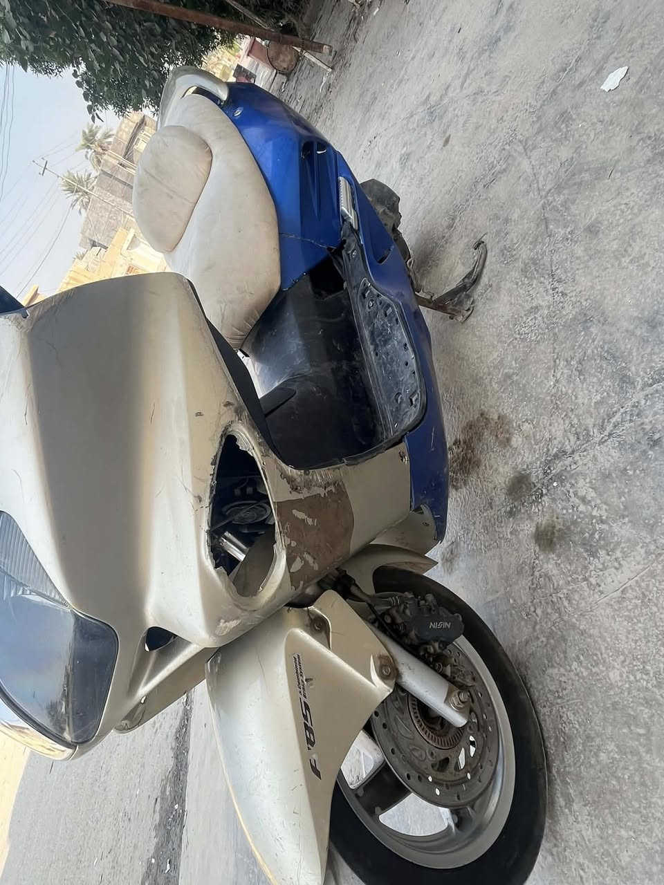 فورزه 06 للبيع نكره سلف او مراوس بس يرادلها ترتيبات نقص فج خلفي العنوان المقدادية الرقم *********** السعر 300 وبيها مجال
