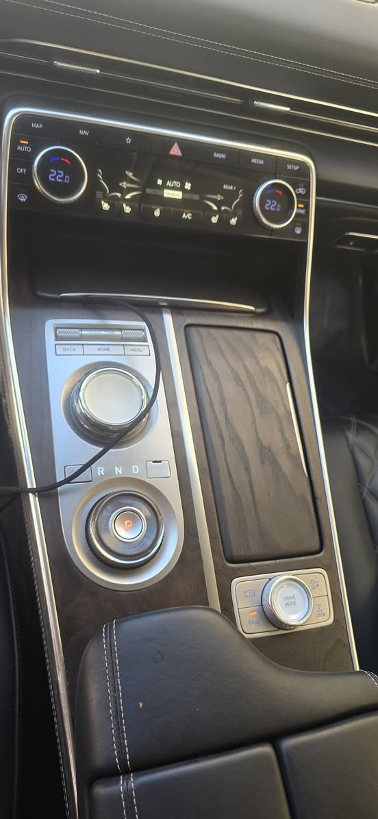 GV80 Prestige Signature
موديل 2024
رقم بغداد
 برستيج مفوولة للاخير
ماشية ٣٤ الف كم
داتا شو + عينة ديجتل بالكامل 
كشنات بقلاوة تدفئة +تبريد +مساج
بردات كهرباء
خمس بوب شفط 
بالاضافة الى انضمة القيادة الذاتية وتغيير المسار الذاتي
محرك ٣ ونص 
عليه نانو سيراميك ياباني
السعر ٣٨٨ طبعا ماكو هيج مواصفات وموديل وحادث بهذا السعر
بيه مجال بسيط موجودة في كربلاء 
***********
الحادث غرق وتم تبديل سستم كامل وحتى الضفاير اتبدلت ( يعني مو تصليح للضفاير وتلزيك) وموجودات عندي ضفايره القديمة بالنسبة لمستوى الغرق واضح بصور الحادث اقل من ثلث الباب
ومبدل بيه ايرباك دركة اصلي 
 السيارة مابيها لا طخة ولا شخط وشرط الفحص
ملاحظة السيارة بيع فقط وبدون مراوس ورقم الشاصي يمك
صور الحادث مرفقة ورقم الشاصي هم
