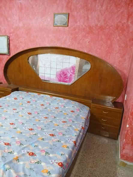 غرفة للبيع صاج أصلية مستعملة ٦ أبواب مع ملحقاتها نظيفة جدا 
للإستفسار أكثر الاتصال على الرقم   
***********
