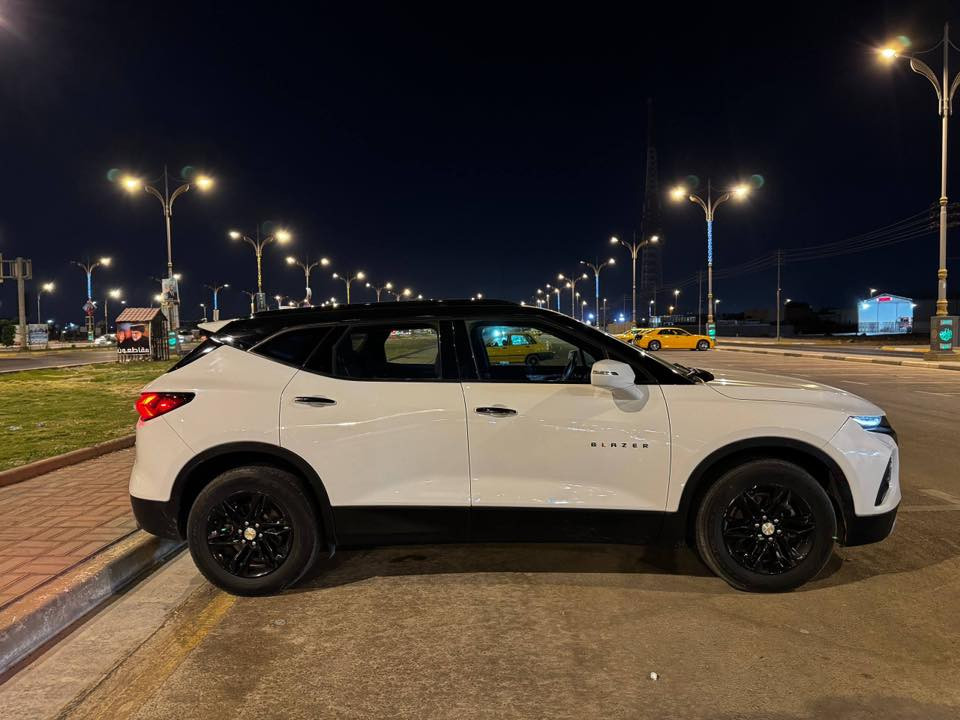 شفروليت بلايزر 2020 Lt2
للبيع او المراوس بسيارة صغيرة

رقم اربيل تحويل او وكالة 

ماشية 102k

• محرك V6 سعة 3.6 لتر

• قوة 305 حصان

• كير أوتوماتيك 9 سرعات

• شاشة لمس + Apple CarPlay / Android Auto

• كاميرا خلفية + حساسات

• قطعتين تبريد تدفئة

• مناخ منفصل للسائق والراكب

• مثبت سرعة

• تدفئة للمقاعد الأمامية

• مقعد السائق كهرباء

• صندوق كهرباء

 • بصمة ودخول ذكي

• اربع مودات للقيادة

السيارة حادثها الدعامية الامامية فقط وهنا صار بيها طخة بسيطة كلش وانصبغ ربع البنيد فقط

السيارة صفر مسج مداريها على ايدي وماشايفه بانزين غير المحسن 

السعر 234$ وبيها مجال   

مكان السيارة كربلاء

للإستفسار ***********
