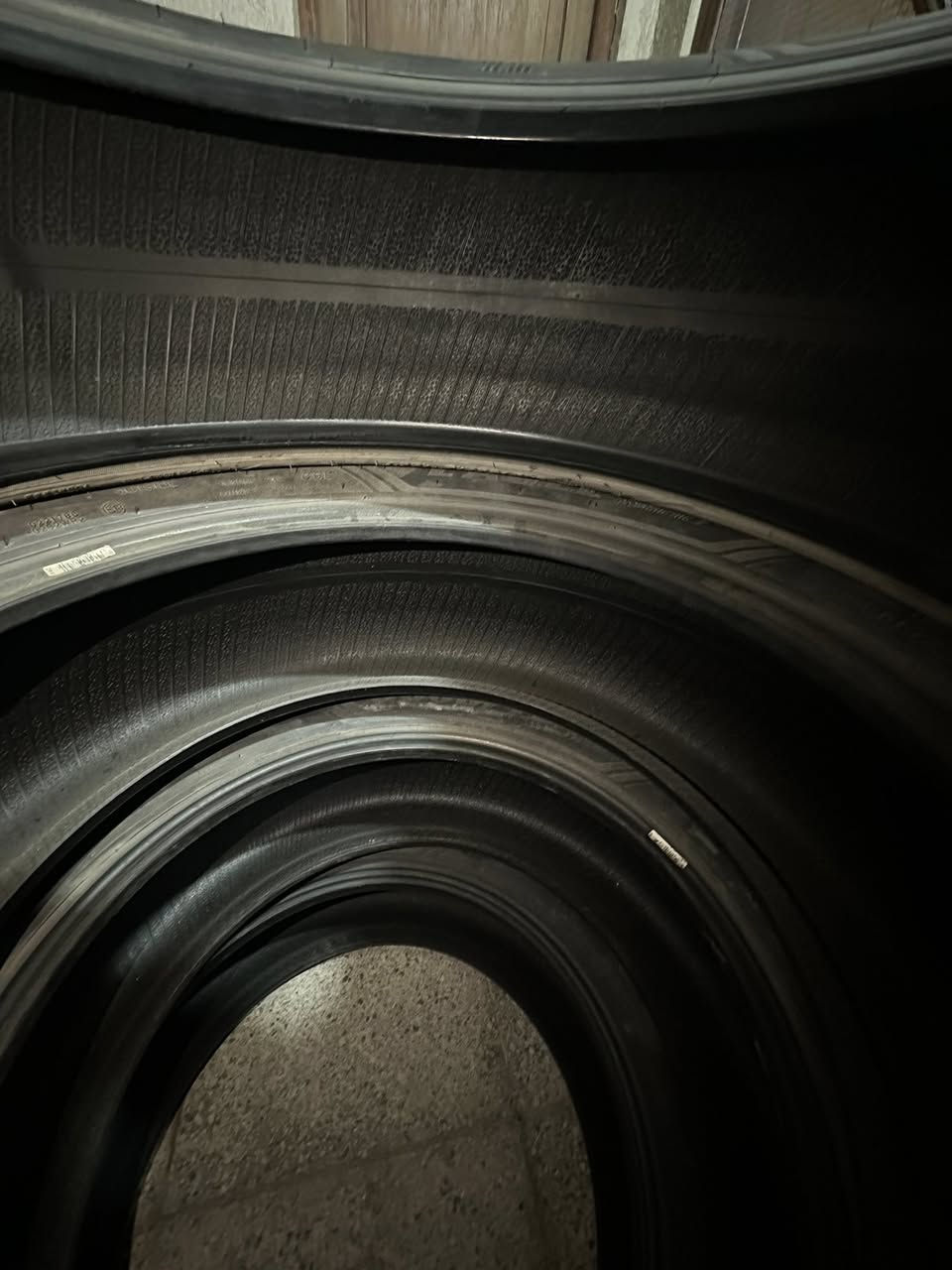 تخم تايرات سورنتو بلادي
تخم تاير سورنتو مالها البلادي ونقشتة مثل ما موضحة وتفاصيلة وحجمة وسنة الصنع موجودة بالصور
مكاني البصرة
للتواصل ***********
