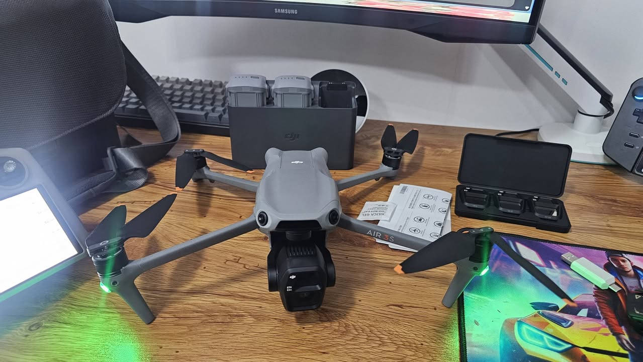 سلام عليكم
عندي Dji air 3s 

مستخدمه كلشش قليل

 بس ساعتين طايره 

وكامل كل غراضها حتى جياس موجوده

لكن بيها فطر بل ذراع لامامي كلش بسيط 

وما مأثر بل طيران بيها لكن ضاربه تيب

اطير ارتفاع الف متر طبيعي حتى بل هوا طبيعي ابد ما مأثره بيها

وافحص بلي يعجبك 

سبب البيع شغلي وعدم تفرغ اما طيران يشهد الله فول

مكاني بابل 

***********
