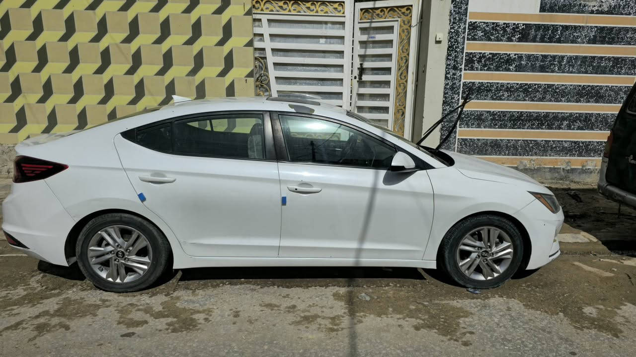 النترا أمريكي
2019 رقم انكليزي بغداد 
فول مواصفات عدا الجلد 
ماشيه 48000
تحويل ثاني يوم 
ضرر بنيد و جاملغ امامي الأيمن 
النجف الاشرف السعر 142 
***********
