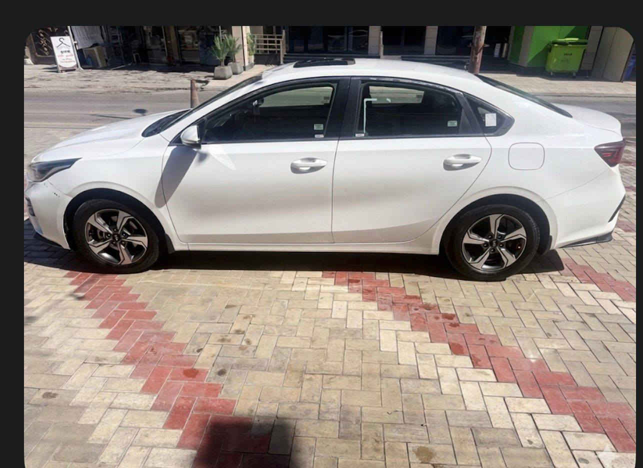 كيا سيراتو 2020 خليجي فول مواصفات مكفوله بيها ملاحظه بسيطه
سياره جديده او جاهزه من كل النواحي ما ناقصها اي شي 
السعر 135 ورقه 
***********
