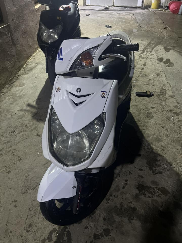 سلام عليكم سكنس فحل للبيع دراجه بلادي نضيفه مثل ما واضح مكينه ما مفتوحه مكان بغداد الحسينيه مال راشديه السعر 👈🏻600 وبيهه مجال ***********
