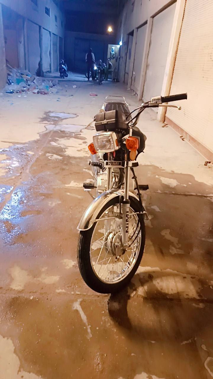 سلام عليكم عندي دراجه نامه امتيازز لبيع وهاي صورها كدامكم كلشي مابيها مصار شهرين من طلعتها من وكيلل مديل 26 واوراق مكاني بابل
*********** تواصل عله هذه رقم 
السعر ب 700وبيها مجال بسيطط
