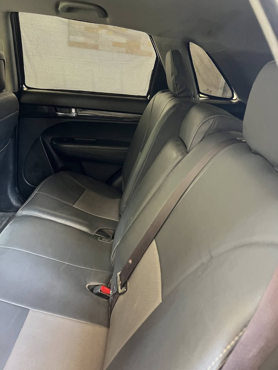 سلام عليكم
سورنتو مديل 2013  امريكي 
رقم بغداد بأسمي 
  سياره جاهزه على اخر شي 
حدادية كير مكينه.  
تخم تاير جديد 
٣ قطع تبريد 
تحكمات ستيرن 
ادامه كامله. للسياره 
مايحتاج تصرف عليها 
الضرر⚠️ 
١ بنيد صبغ 
٢ بيها بارد 
السعر خاص وتدلل 
***********
