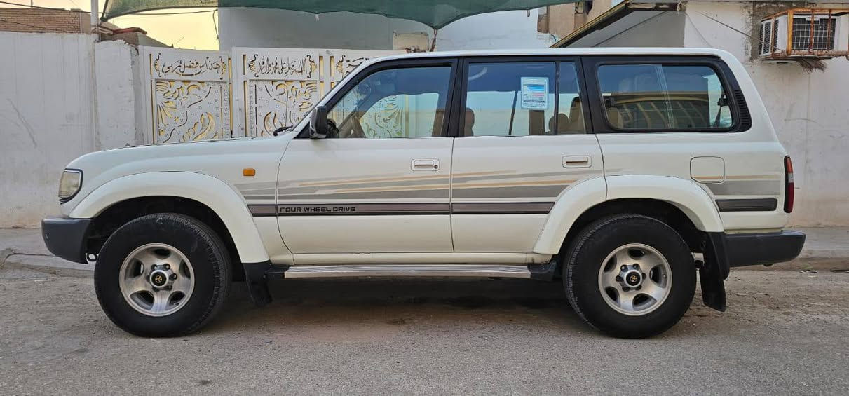 السلام عليكم لاندكروز موديل GXR1997 مكفول كفاله عامه كشر وكير اوتماتيك بلاد لوكير اكسلات محرك 24تبريد تدفئه كل شغال سوناره سياره موجود رقم مميز ‏‪***********‬‏
