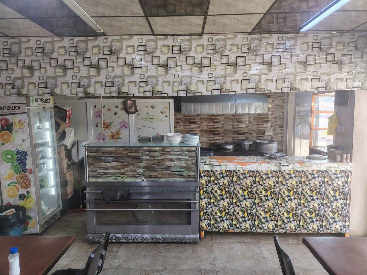 مطعم كامل مع الطباخات وجام خانه وكل المستلزمات للبيع سرقفليه موقع المطعم في الموصل ..الساحل الأيسر صناعة الكرامه قريب من شارع حي الوليد للتواصل مع الرقم
*********** موصل, نينوى
