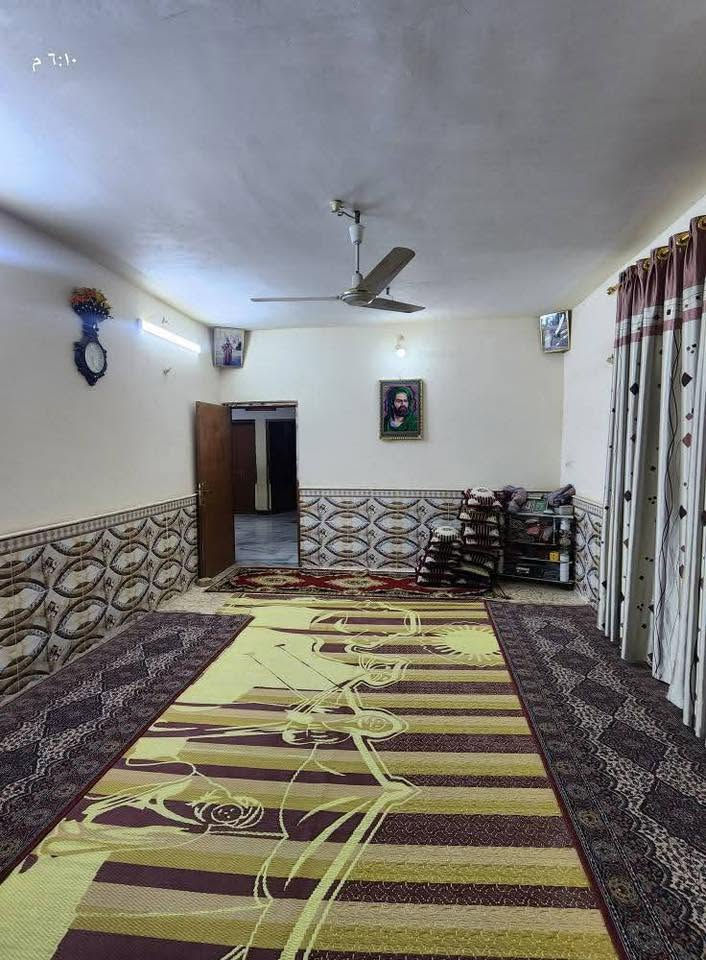 بيت للبيع مساحه 260 م سند 25 بي معامله تطويب و رقم 
بي غرفه عدد 2 
صاله واستقبال و مطبخ و صحيات داخليه وخارجيه العنوان خلف حي الحضاره مقابل مديرية المخدرات الجديده البو جاسم يبعد عن الحضاره 100 
السعر 45 
الاستفسار ***********
