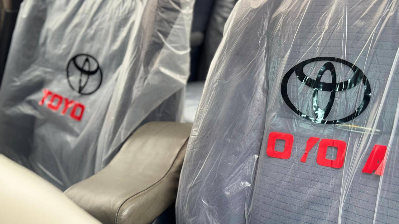 السلام عليكم
سيدان هارتوب موديل 1992 يسار اصلي ستيرن اصلي

رقم صلاح الدين دولي سنويه29
شرط كير محرك اكسن
لا طخه و لا صبغ
رقم الهاتف غير متواجد على الفيس ***********
