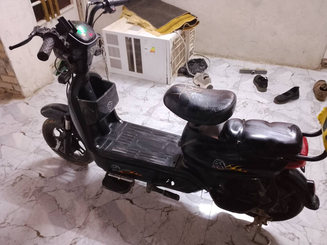 سلام عليكم دراجه شحن حجم 14   البيع المكان بغداد الوشاش   كلشي شغال  سعر 150 قفل الرقم ***********
