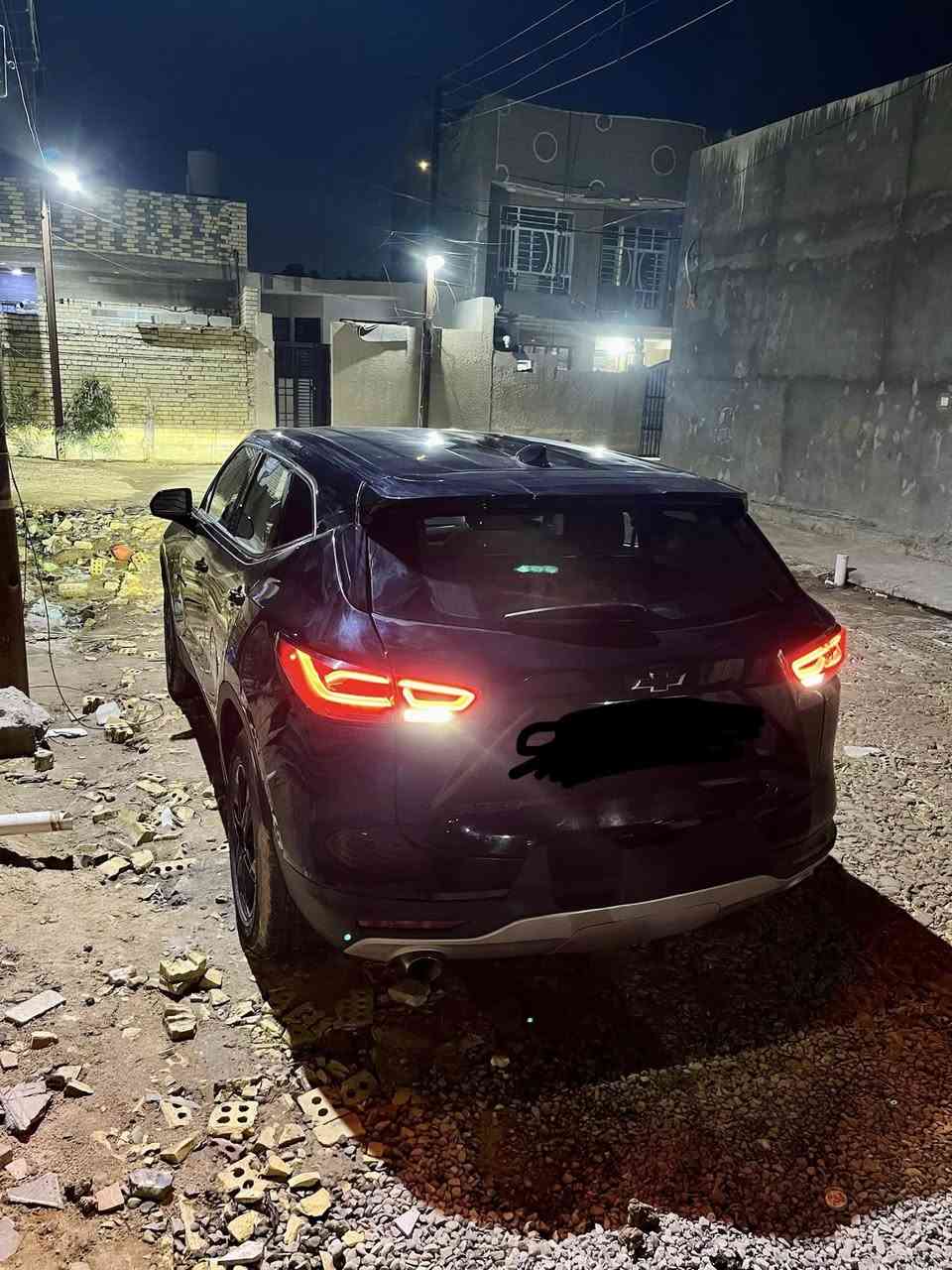 السلام عليكم شوفرليت بلايزر 2023  وارد امريكي مواصفات 3LT بلاك ادشن مكينة 2.0 تيربو رقم بغداد
السعر 180 و بيها مجال بسيط.

الضرر تبديل قمارة فقط بجم كبس

المواصفات (شاشة كبيرة + كامرة + بصمة + لايت Led + كشن كهرباء + تبريد قطعتين + غرفة جلد + ويل حجم 18 + رادار امامي و خلفي و جانبي و بقية المواصفات المعروفة).

المكان بغداد
للتواصل
*********** متوفر واتساب.
