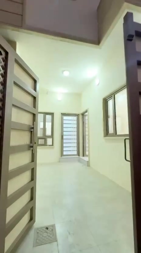 سلام عليكم
يتوفر بيت ل ايجار في حي الصديق خلف مرطبات البحرين المساحه 100 متر طابقين  

الطابق الاول كراج استقبال وهول وغرفت نوم وحمامات ومطبخ 

الطابق الثاني غرفتين نوم وهول وحمامات 

*********** 

***********
