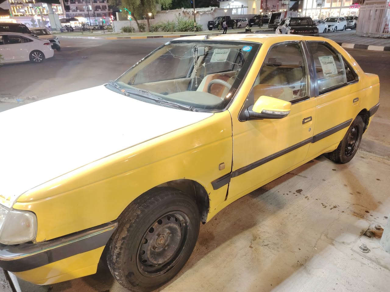 هايه بسمي أو سياره خير من الله مكينه مكفوله كير مكفول رقم انكليزي عيبهه بس صدرهه تعبان موديا/2010
امصفره هيه أو غرامات تبريد شغال عنوان السياره بغداد هاذه رقمي ***********
