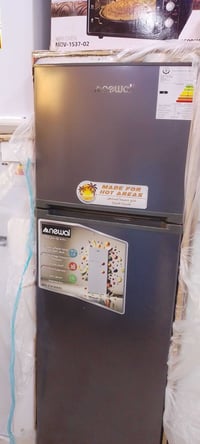 ثلاجه جديده بعد ما مشتغله النوع نوال السعر 325 الف  وبيه مجال للتواصل ...