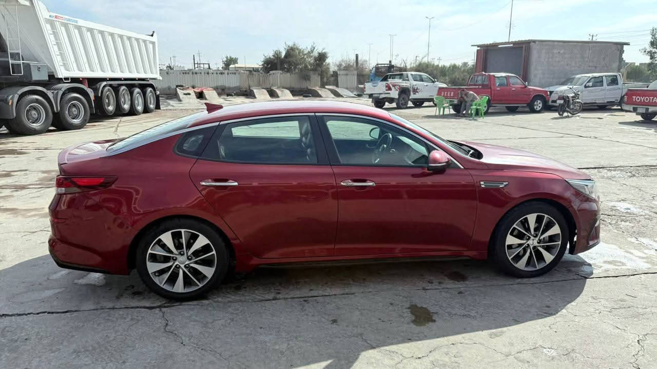 كيا اوبتيما 2019 فئة S … بصمه فول عدا البانوراما
سعـة المحـرك :  2.400

إستيــراد  :  أمريكي 

السيارة حرة /رقم بغداد

تتحول باسمك ثاني يوم

ماشية 101 الف ميل 

مواصفات السياره:- 

* مانع تصادم 

* حساس امامي

* حساس خلفي

* تحديد مسار 

* قياده ذاتيه

*لايت زنون  

* شاشه كبيره

* اشاير بالدعاميه

* اشاير بالمري

*بك لايت لد

*الحادث بنيد اصلي مصبوغ 

اتصل وتدلل

***********
