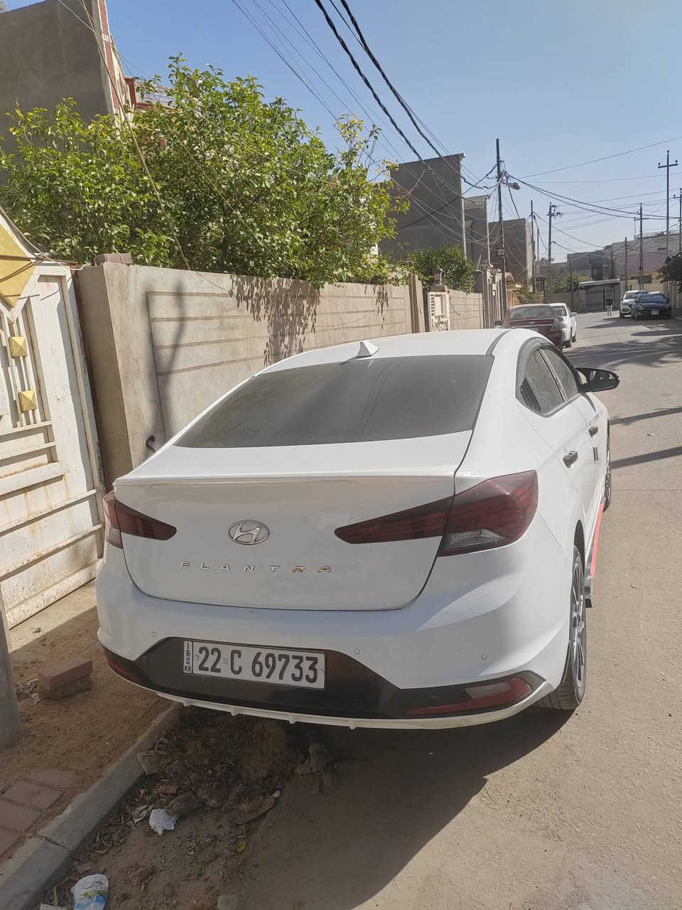 إلنترا ٢٠ فول مواصفات للأخير عدا بارد قليل باب ورة الصدر وباقي مكفول
***********
