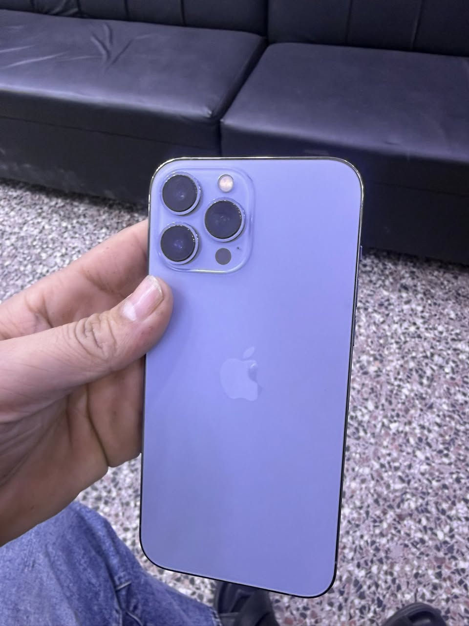 السلام عليكم شباب ايفون ١٣ برو ماكس ذاكره ٢٥٦ نظيف كلش فقط شاشه مبدله ومن ابل اشعار مال ابل بي السعر ٥٠٠ وبي مجال قليل كلش للاستفسار***********
