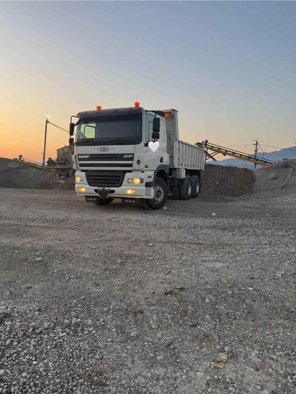 للبیع بۆفرۆشتن
مودێل 2001
ڕقم سەنەوی هەولێر 
تاقم تایەی لۆکە 
بێ بۆیاخە 
مەکینە نەکراوەتەوە 
مەمجوعەی بیلادە 
شانصی بیلاد درێژە 
بۆدی پاکە
هەموو گیانی بەشەرت 

***********
***********

(کۆڕەکە وەسپەپ ڤایبەر لەسەرە)
