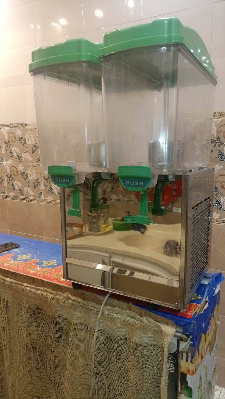 سلام عليكم غراض مطعم الئ البيع. ***********
