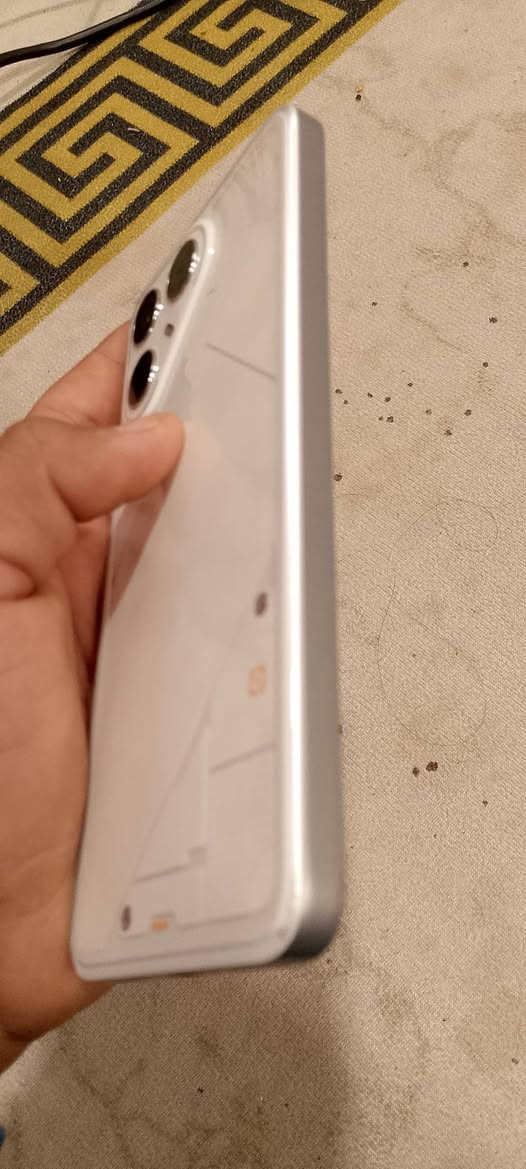 السلام عليكم
جهاز البيع 
بوفه + الذاكرة 256
بعده جديد استخدام 20 يوم 
الرقم ***********
السعر خاص
