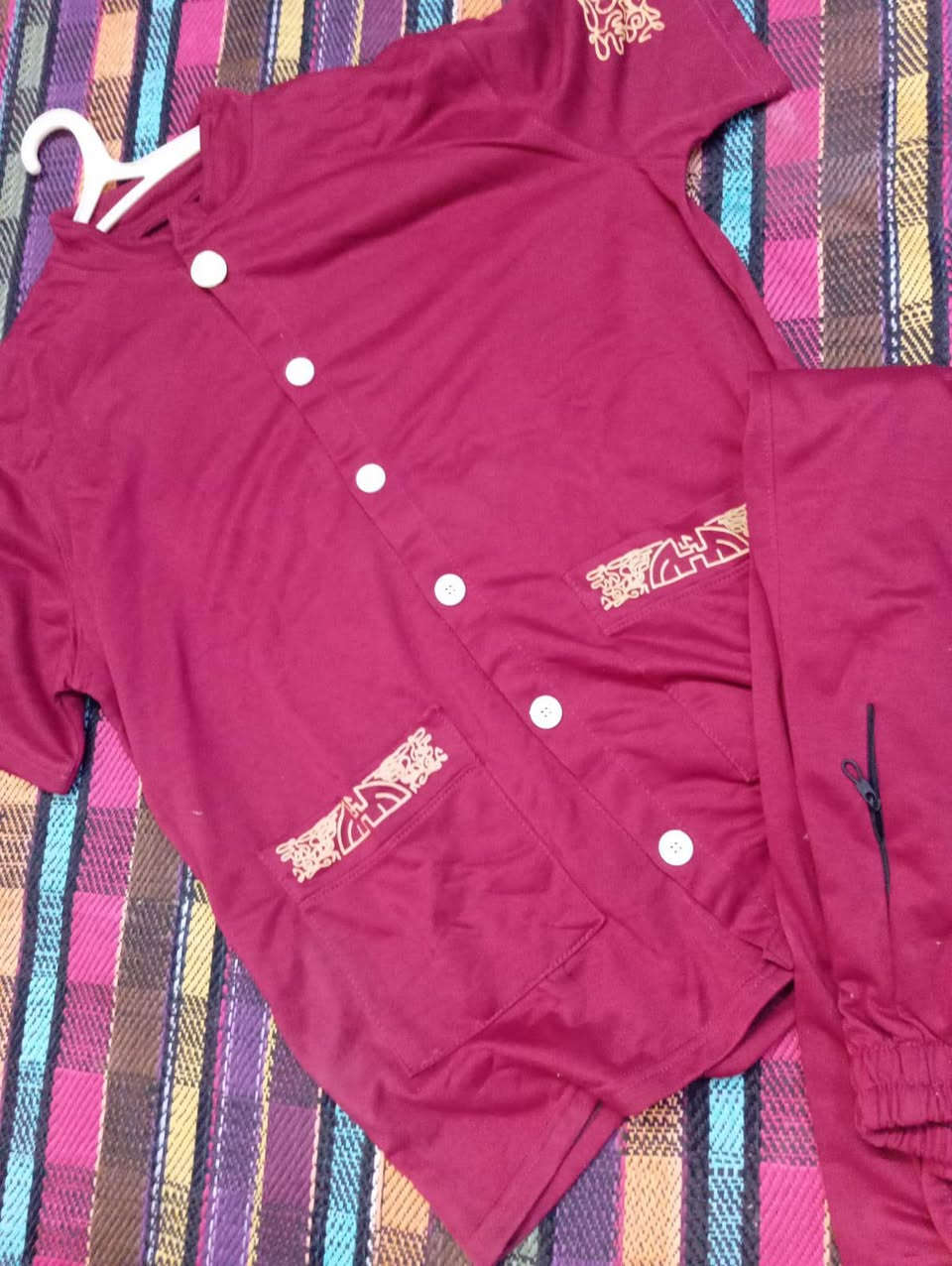 تراك ولادي جميع القياسات تصفية محل بالوان مختلفة البيع كل الكمية للاستفسار الاتصال عل الرقم او المراسلة على الواتساب   ***********  من تاخذهن وتبيع تنزيلات بيهن خير من الله
