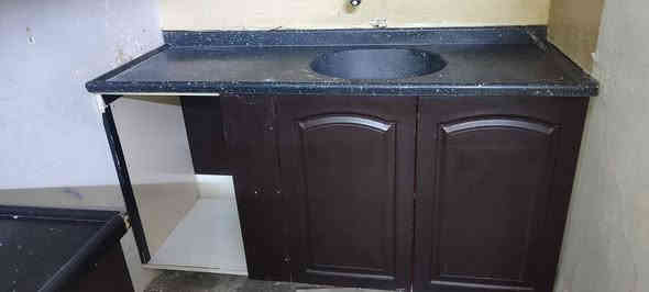 للبيع كاونتر خشب mdf بالون برس مع سنغ مرمر بلكامل  ب٣٥٠ الف للتواصل ***********
