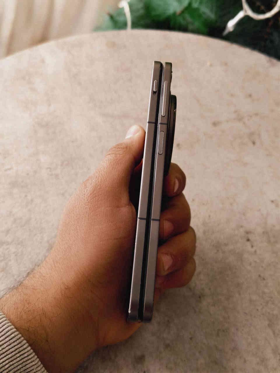 وان بلاص اوبن مستخدم الشاشه الداخليه بيها خط موضح بصوره .باقي الجهاز كل اموره تمام شاصي بي شخوط بسيطه ذاكره 512.نسخه عالميه .الجهاز بحاله جيده ***********...
سعر 725 بي مجال بسيط مكاني بغداد الرصافه كامل الملحقات كارتون وشاحن
