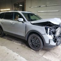 كيا تولرايد 2025 فول مواصفات SX_xline ماشية 15 الف ايرباك ستيرن فقط  ت...