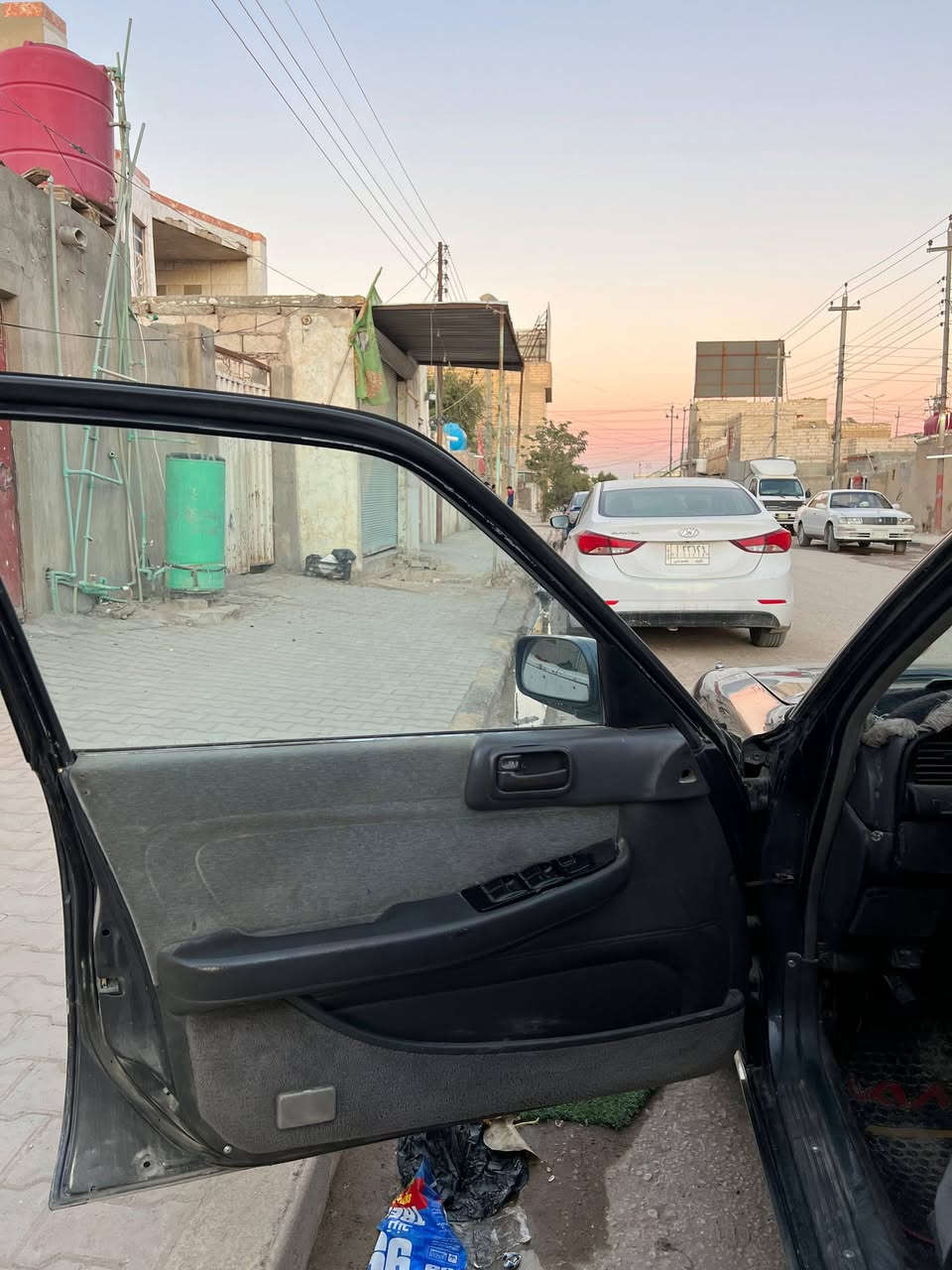 السلام عليكم .
سياره مارك للبيع سياره كير مكينه كير حداديه مكفوله سياره تبريد ثلج موديل السياره 1995سياره بأسمي شرط المداور تخم تاير جديد السباره كهربائيه جديده غرفه جديده رقم كربلاء انكليزي الجديد سنويه جديده سياره مكفوله من الكصه والعيب الشرعي شرط ابيعلك عل سونار 
سعر 58وبيه مجال . مكان السياره  نجف 
رقم الهاتف ***********
