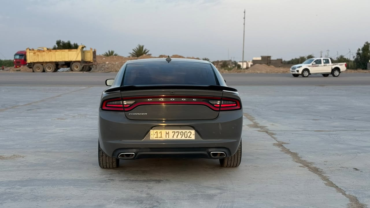 السلام عليكم 

تشارجر 2023 لاست كول مواصفات SXT كلين كفالة عامة 
ماشية 46 الف صور الحادث مرفقة 
العنوان واسط قضاء الصويرة 
السعر : 265 
***********
