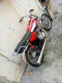 دراجة إيراني ٤ گير للبيع أو مراوس بأيشي الدراجة حلوه ونضيف مثل ما موضح...