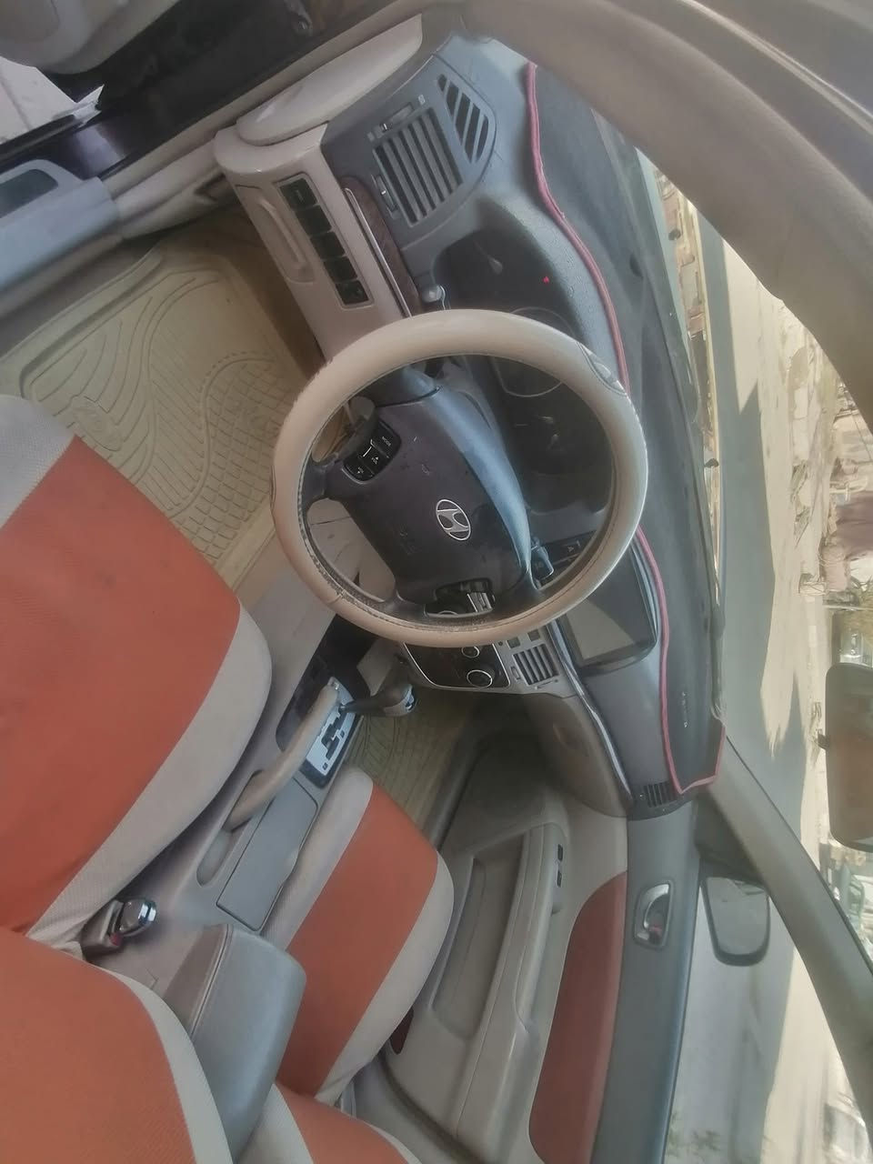 سلام عليكم سوناته موديل 2006 وأرد أمريكي حادث جاملغ امامي بيه صبغ بلا أهلال مكينه وكيرر حداديه جديده مكينه 2400 دوش كامري فتح سنويه ال ٢٨ رقم انكليزي بابل سعر 1000 بيها مجال مكان سياره بديوانيه رقم تلفون ***********
