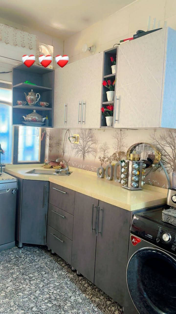 السلام عليكم
كاونتر تركي للبيع بسبب الانتقال نظيف جدا السعر ٤٠٠ للاستفسار الاتصال على ***********
