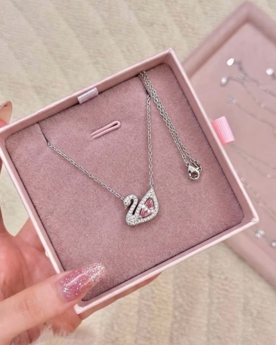 .

قلادة البجعة
Swan Necklace 🦢✨

كوالتي جيد✨
نسـائي غالباً 🙎🏼‍♀️
مقاومة لقطرات الماء💯

السعر:4,750 ألـف🔥
____
__

متـاجرنا 👇
@stray_store1
@stray_accessorie
@stray_vintages
@stray_suits
@mars_librar.y 
@stray_stationary11 
 __.

__

توصيـل  الناصريه مركز الفين ديـنار ❇️

اقضيه ونواحي 3 الاف

المحافظات 5 الاف دينارر

💢عن طلب لايقل عن ال 12 الف دينار 
_
⛔ اذا كان اكو غلـط بالطلبيه او غير مشابـه للصوره يمكن استبداله

التوصيل في يـوم واحد فقط⚡🔥
_
#انمي #هاري_بوتر #ترند #كوول #مودل هودي ملابس ستراي_ستور


**إذا كنت صاحب هذا الإعلان وتريد حذفه لأي سبب، رجاءا أرسل رسالة إلى الدعم الفني**