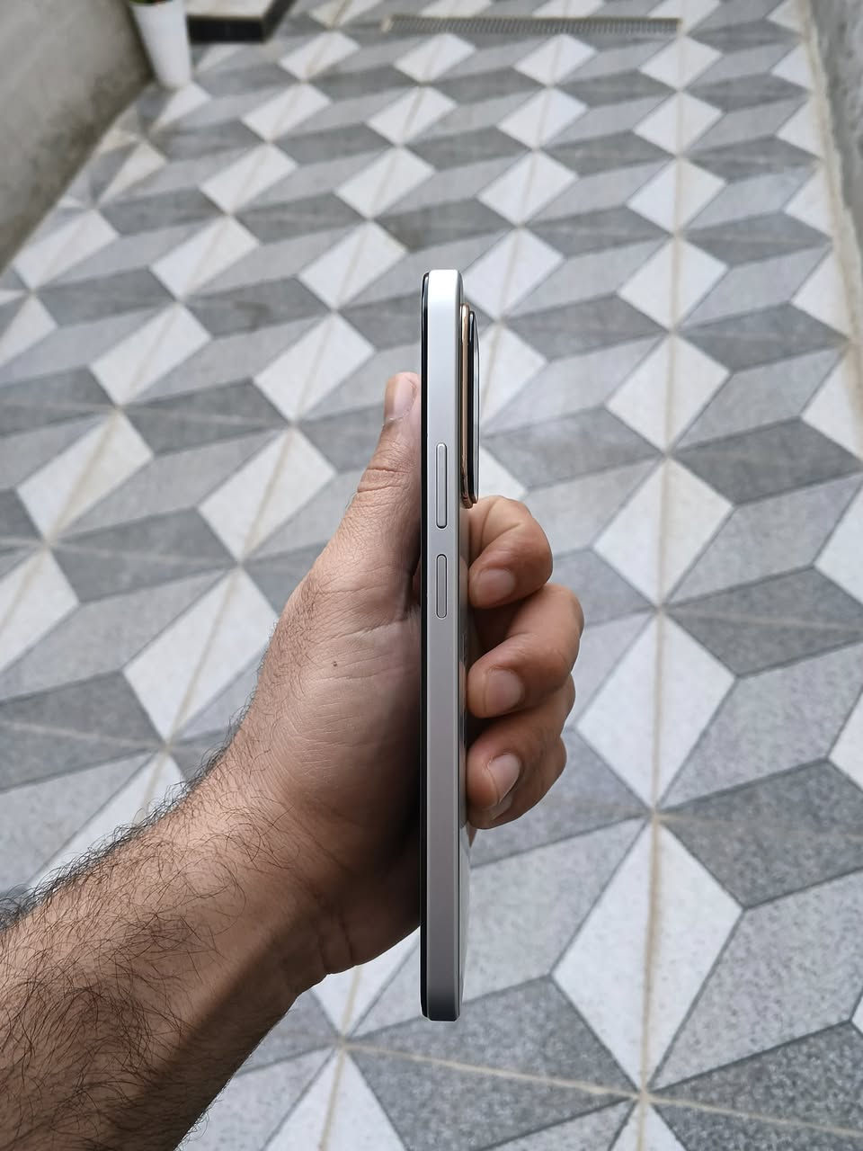 سلامن عليكم 
جهاز للبيع 
هونر X7d جديد لون رصاصي
ذاكرة 256
عشوائية 8+8 دمج16
معالج سنابدراغون 685
باتري 6500 ملي سلملي ع الشحن
هرتزيه الشاشه 120
كاميرا 108 ميكا + مثبت بصري
صوت ستريو ديل
ملحقات كارتونه + شاحنه+ حافظه
الجهاز صارله 90 ساعه من تعرب
عارضه ب 175 بي مجال
بغداد بلديات 
*********** بي واتساب
