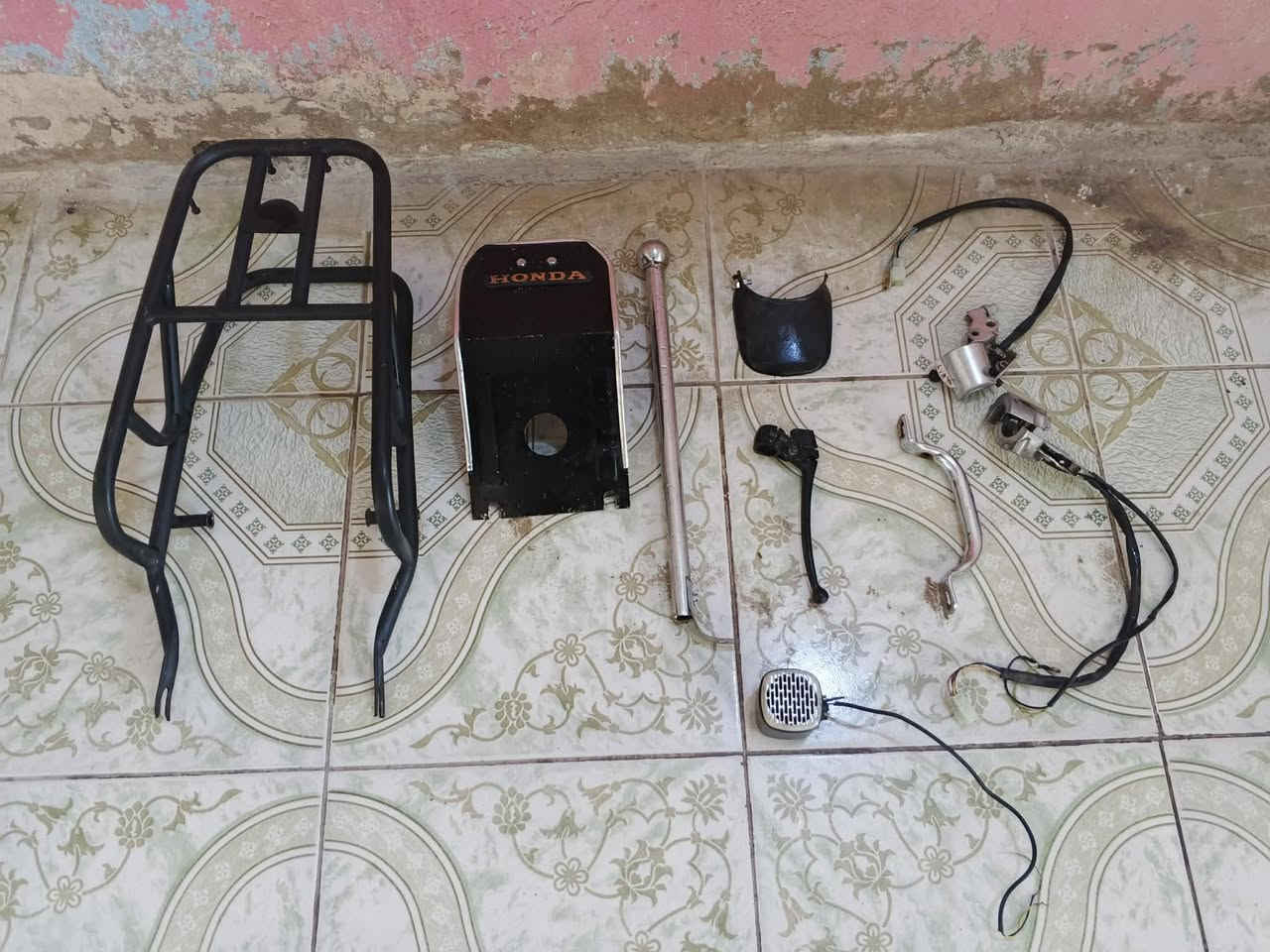 السلام عليكم اغراض دراجه للبيع
+ فارة  غسل وبطل رغوه ابيع شلع ما ابيع مفرد  الفارة شرط الفحص  السعر 45 الف وبيهن مجال بسيط مكاني زين القوس شارع المنتزه غراض كله اصلي  ***********
