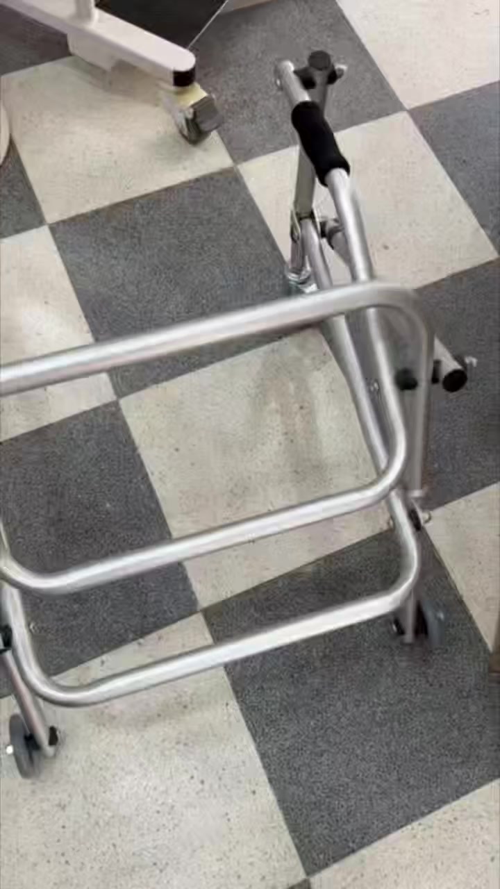 Déambulateur pour enfant disponible 
 📍Livraison 69 wilayas disponible 
📍Adresse : BBA
📩Contactez-nous en message privé pour plus d’informations ou pour connaître le prix.
📱 0551 18 45 55
📱 07.70.00.34.07
📱 07.70.14.26.26


**إذا كنت صاحب هذا الإعلان وتريد حذفه لأي سبب، رجاءا أرسل رسالة إلى الدعم الفني**