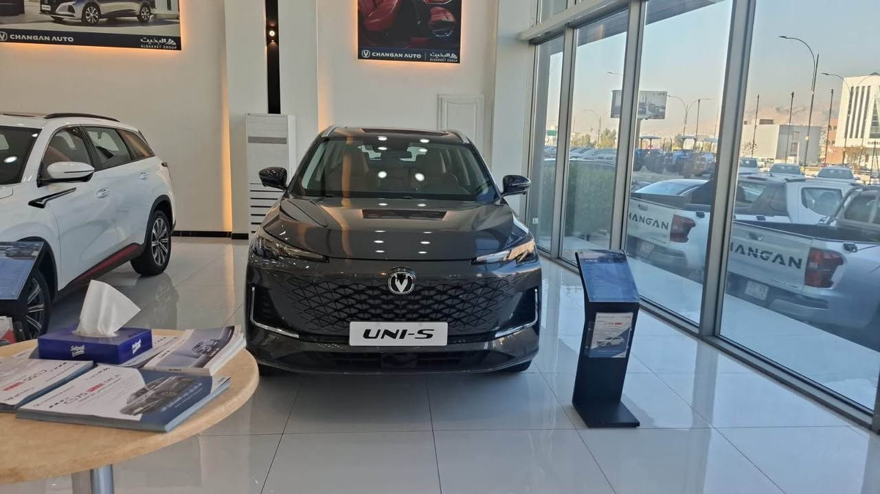 شانجان Uni-S 2026 بمحرك 1.5 لتر تيربو (185 حصان)، ناقل حركة 7 سرعات دبل كلتش، وتصميم عصري رياضي بشبكة أمامية مميزة ومصابيح LED، مع داخلية فاخرة بشاشات كبيرة (10 و 12.3 بوصة) ومقاعد جلدية كهربائية، وتقنيات أمان متقدمة مثل مثبت سرعة تكيفي وكاميرات محيطية، مع سقف بانورامي وجنوط 19 بوصة، وتوفر كفاءة وقود ممتازة للتواصل واتساب فايبر *********** دهوك, العراق
