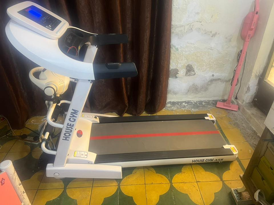 جهاز جديد استخدام قليل  وجبلي تحكم شاشه ويد أخذته ب٤٣٠ للبيع ٢٥٠ الف قفل
***********
