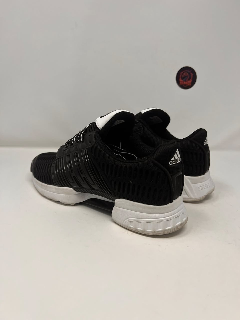 متوفر ✅
Adidas حذاء طبي 
الحجم:41(26سم)
الوصف: باله فيتنامي نظافة 💯، اناقه وراحة واهم شي طب خامه ليكرا وبي خاصيه لتهويه القدم من كل زاويه بحيث يمنع الروائح الكريهه يفيد جماعة السكري والكنكري

السعر:  35  الف دينار عراقي.

🚚 يوجد توصيل لجميع المحافظات وجميع المناطق في العراق

ادخل انستا شوف القطع القويه المتوفره 
https://www.instagram.com/hermes.storex?igsh=MTQwdWQ4OTZ1YmxoMg%3D%3D&utm_source=qr


**إذا كنت صاحب هذا الإعلان وتريد حذفه لأي سبب، رجاءا أرسل رسالة إلى الدعم الفني**