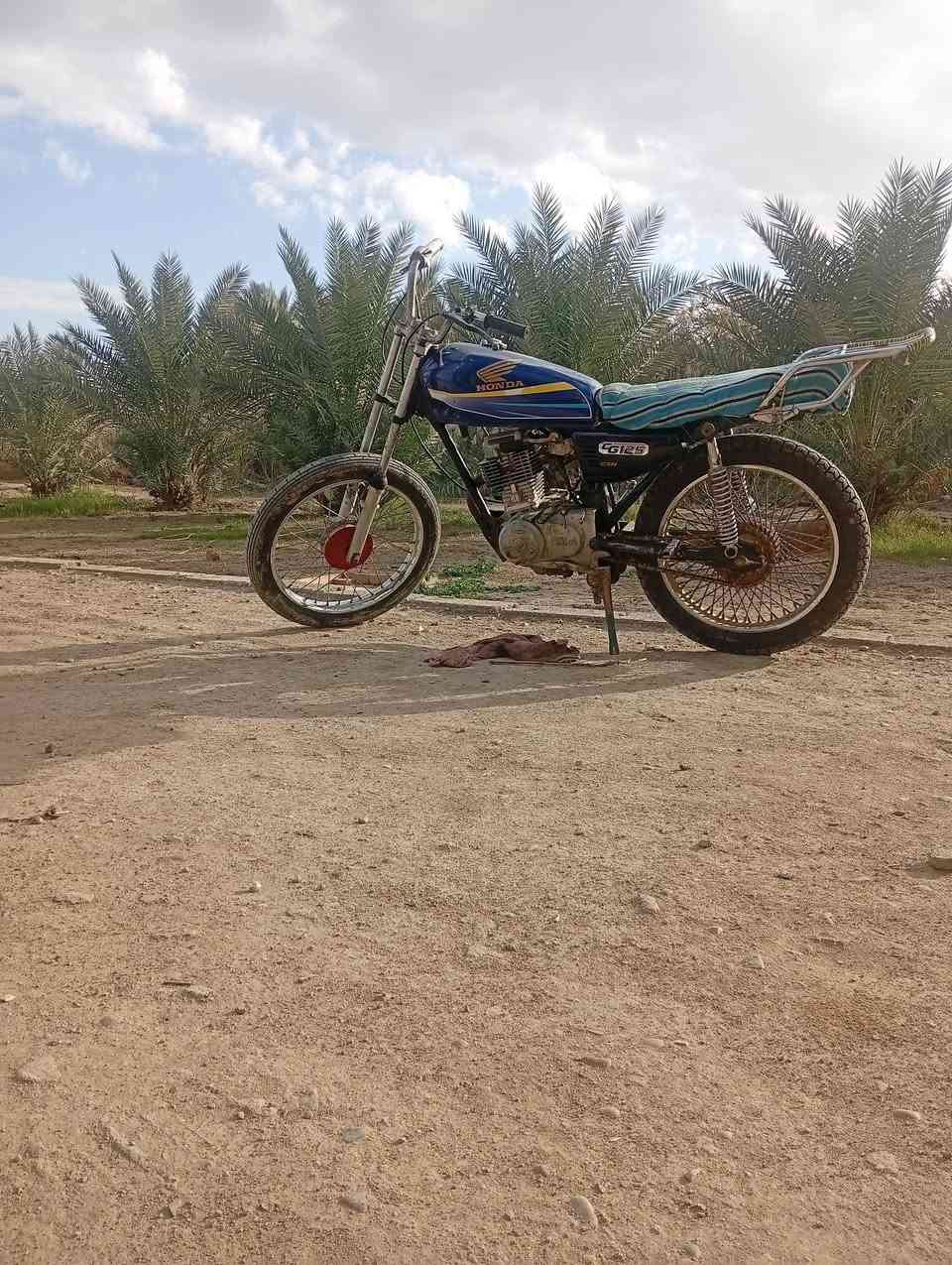 سلام عليكم دراجه البيع كاطمه والف السعر 150 بيه مجال حك الجيه***********كلك
