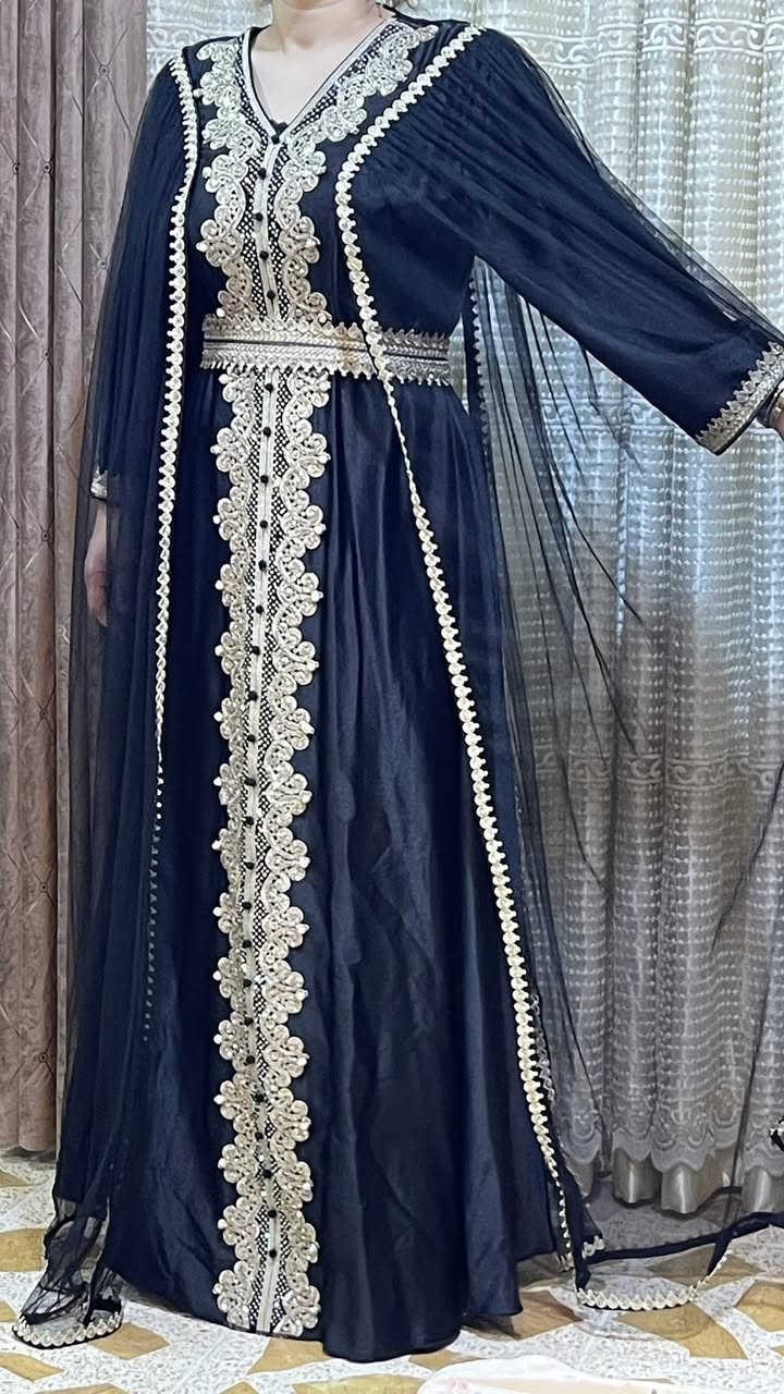السلام عليكم هذا ماملبوس كثيرا غير بس ٣ مرات اشتريتو من نور الخليج ١٥٠ اريد ابيعوا اب ٦٠


**إذا كنت صاحب هذا الإعلان وتريد حذفه لأي سبب، رجاءا أرسل رسالة إلى الدعم الفني**