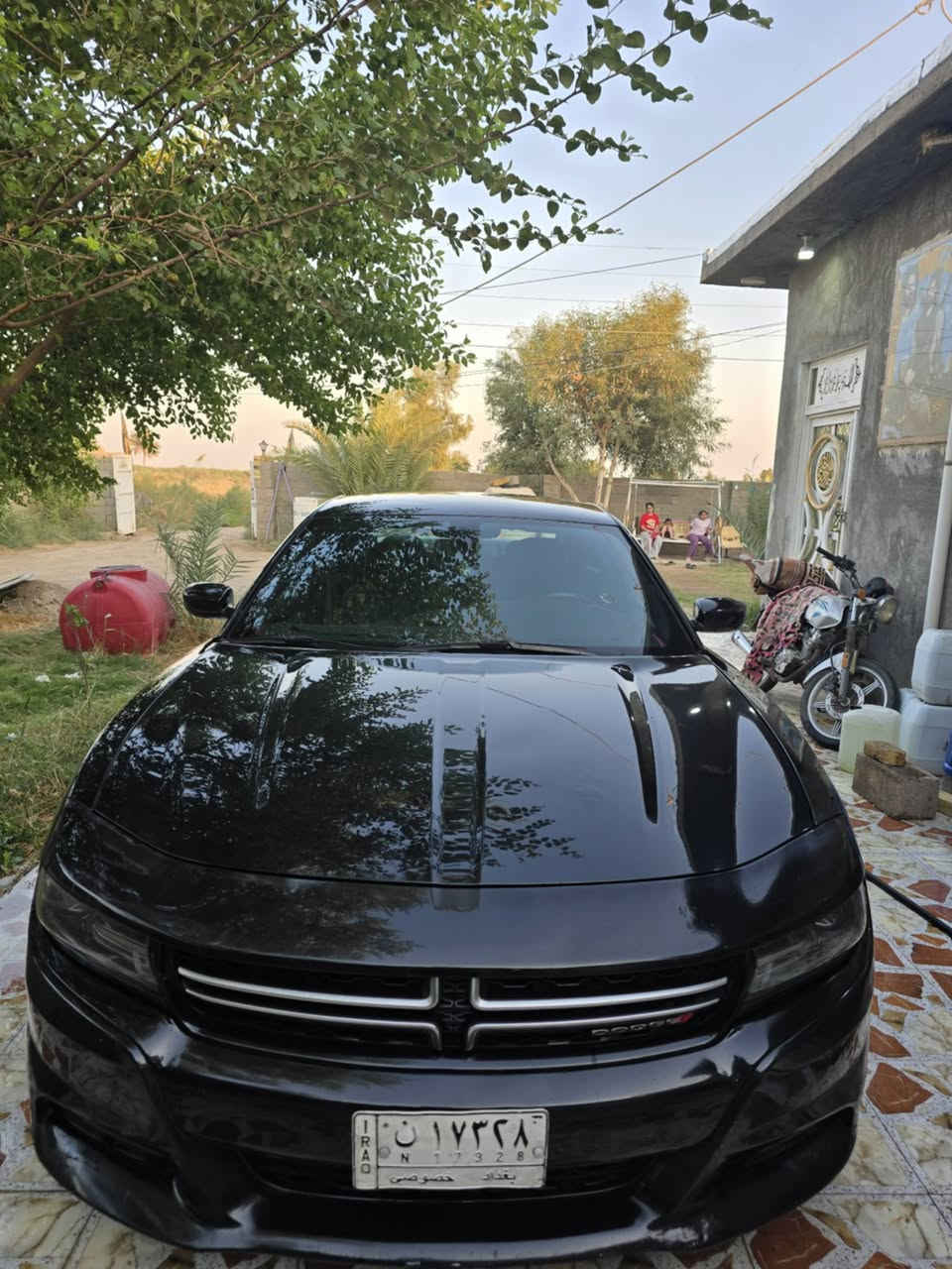 السلام عليكم
جارجر sxt موديل 2015 كلين بدون ضرر بدون صبغ بدون ايرباك فقط بارد بسيط موضح بالسونار وايضا صورها مال امريكا مرفقة بالمنشور مع السونار .. سيارة نظيفة جدآ استخدام شخصي : 
صدر امامي خلفي جديد ؛ دسكات وفلنجات جديدة ؛ منظومة زنون اصلية جديدة ب ٢٥٠ دولار ؛ براد دهن جديد ؛ كير جديد مبدل ؛ منظومة بانزين جديدة .. الممشى 108 .. السيارة جاهزة للاخير  
السعر المطلوب / 188 وبيها مجال بسيط 
الاتصال / *********** / او التواصل عبر الخاص 
المكان / بغداد
