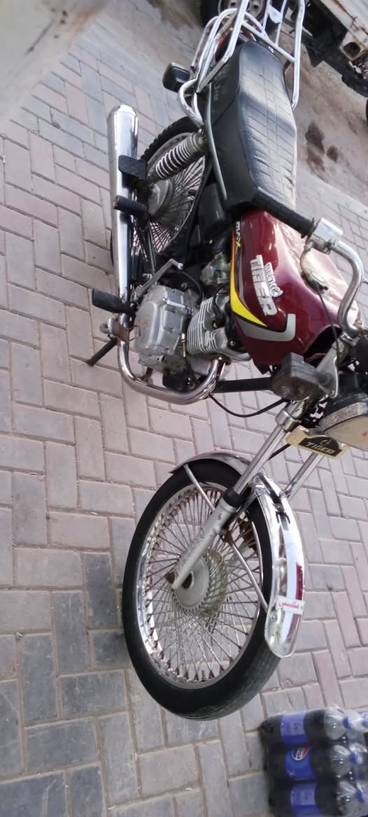 دراجه مو ديل 22 يرادلها شويه ترتيبات يحتاجلها ( صينية وباتري ودشبول)   محرك خير من الله  نكره  
اوراق كامله......... دراجه متروكه


**إذا كنت صاحب هذا الإعلان وتريد حذفه لأي سبب، رجاءا أرسل رسالة إلى الدعم الفني**